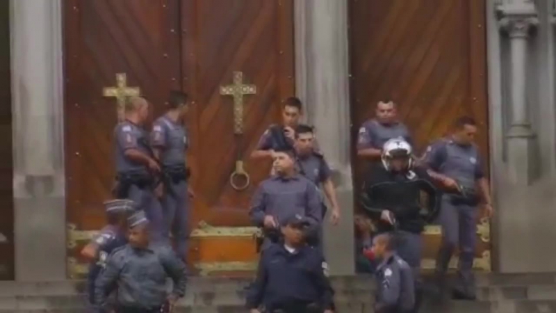 Exclusivo troca de tiros na praça da sé em são paulo