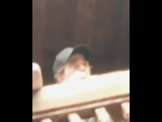 Новое/старое robert pattinson watching othello at shakespeares globe in london, 15 08 2018