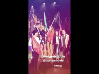 ↳ margot robbie posando no espaço de i, tonya do evento 29 rooms (o6 12 2o17) ― jgbr