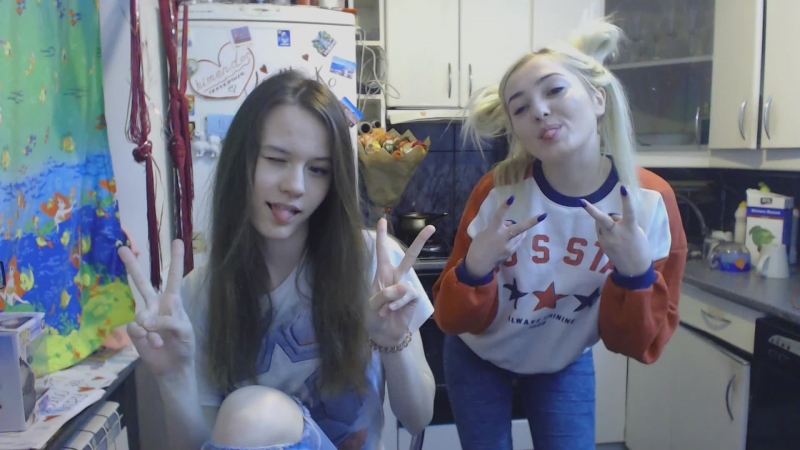 Плохие девочки набивают тату)))