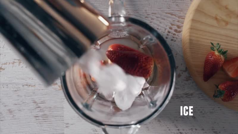 How to make a strawberry daiquiri cocktail recipe