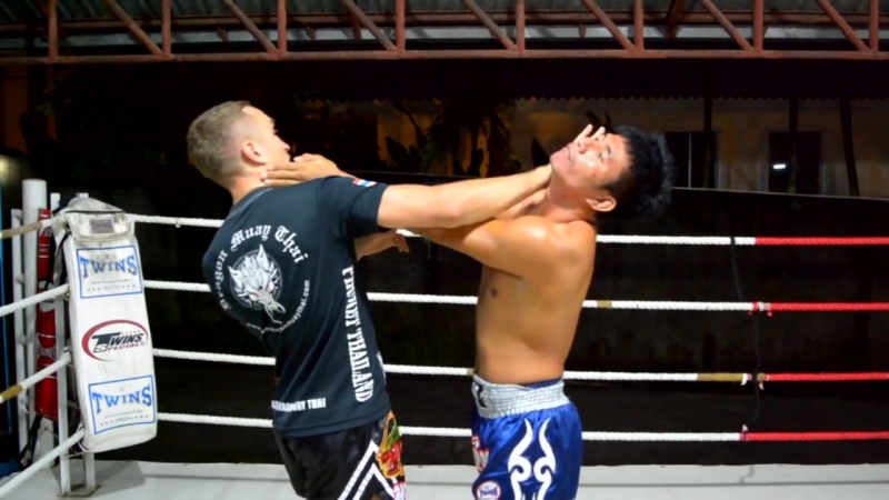 Клинч в тайском боксе 5 приёмов доминирования ч 2 clinch in thai boxing #2