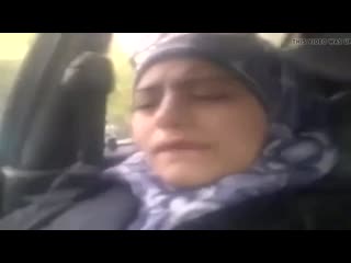 Egyptian arab muslim whore mom hijab wearing slut fingering maturbation enjoying moaning in car jilbab turbanli milf squirting