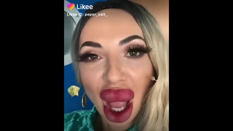 Пукает porn video – Тупая сука будто питекантроп пукает на камеру а потом весело смеётся чокопаем грустное видео 2024