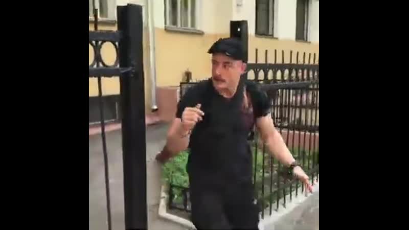 [фан уголок виктора блуда] виктор блуд выравнил забор руками