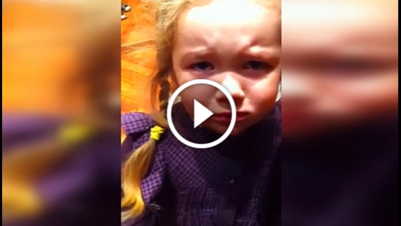 "мам, у меня такие плаблемы " маруся первый раз идет в молодые сад))