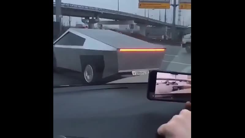 Придумайте описании к видео