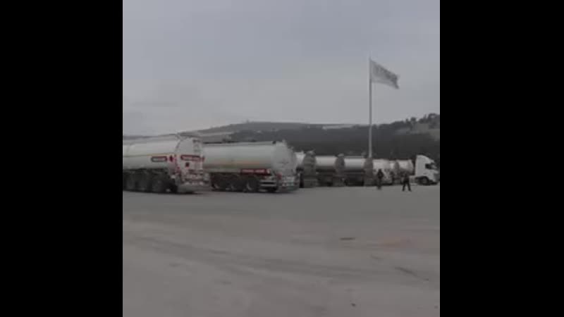 Сми публикуют репортаж о том, как группа хташ покупает горючее у сирийского режима #сирия