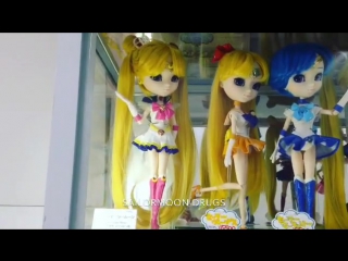 Super sailor moon pullip displayed