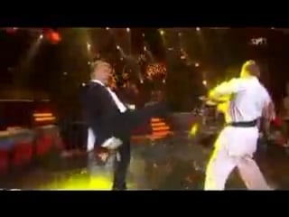 Dolph lundgren a little less conversation (live melodifestivalen 2010)