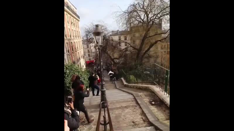 Нервным просьба удалиться от экранов