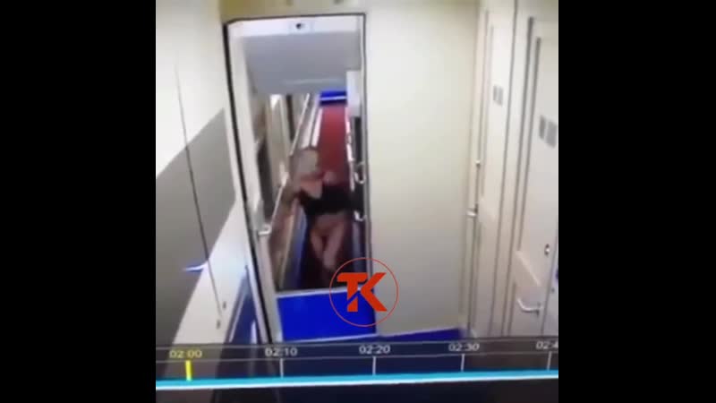 Чп в поезде «симферополь москва» пьяная мать выбросила ребенка на лестницу (видео) mp4