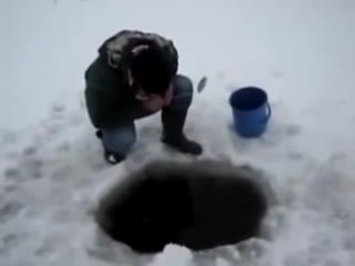 Рыбалка без удочки такое возможно! "video collection | видео пранки ролики гифки"