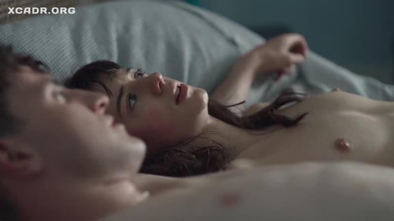 Дэйзи эдгар джонс(daisy edgar jones) голая грудь секс в сериале нормальные люди(ирландия,2020)