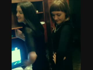 Лизон танцует