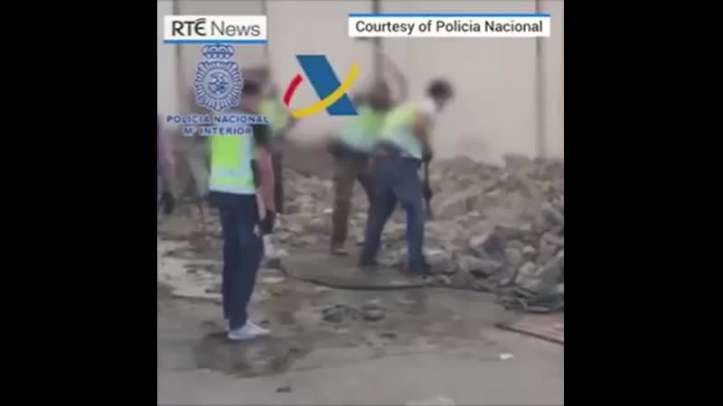 В испании полицейские нашли молодые в камнях