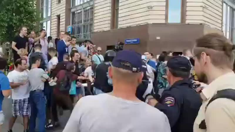 Россиян забивают как