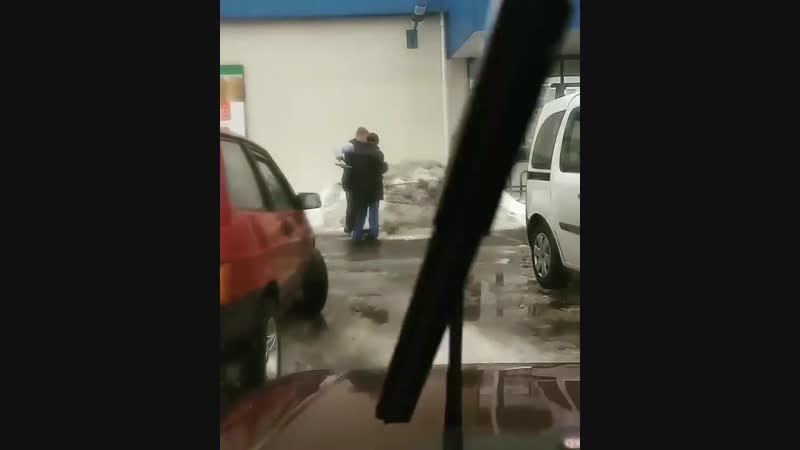 Передові технології прибирання снігу біля атб ) #золотоноша відео @ sergo lapa