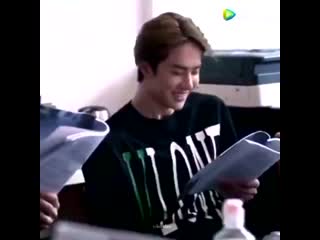 No one asked but heres 52 seconds of yibos gremlin laughter for your tl