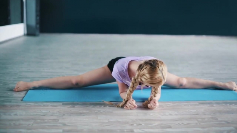 Растягиваемся на поперечный шпагат упражнения для растяжки мышц ног