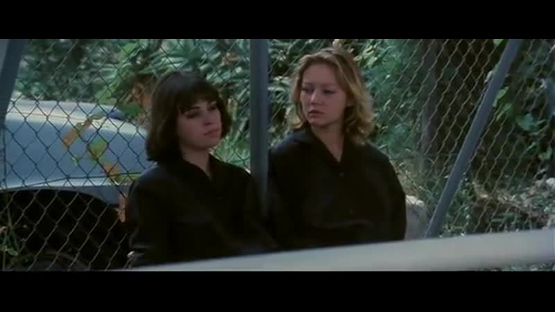 Женщины за решёткой (des diamants pour l'enfer, 1975), режиссер хесус франко