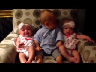 Adorably confused baby meets twinsrumble viral32