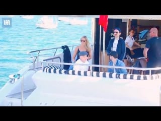 Niall horan parties on a luxury yacht with friends in sydney