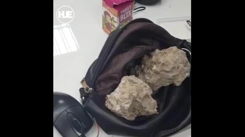 Клиентка салона красоты в астрахани расплатилась камнями