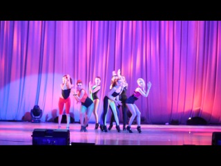 Strip dance by lily "ириски" rihanna – birthday cake