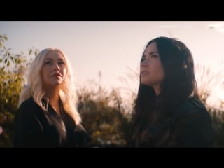 Премьера christina aguilera feat demi lovato fall in line