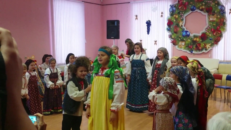 Летели две птички