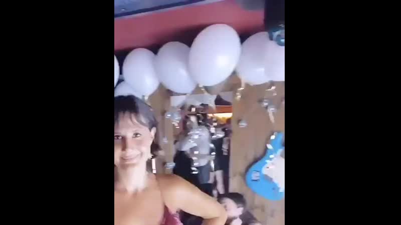 2407 liam e maya durante a festa de aniversário de uma amiga em londres via albanajanjeva obs eles mantiveram distância de t