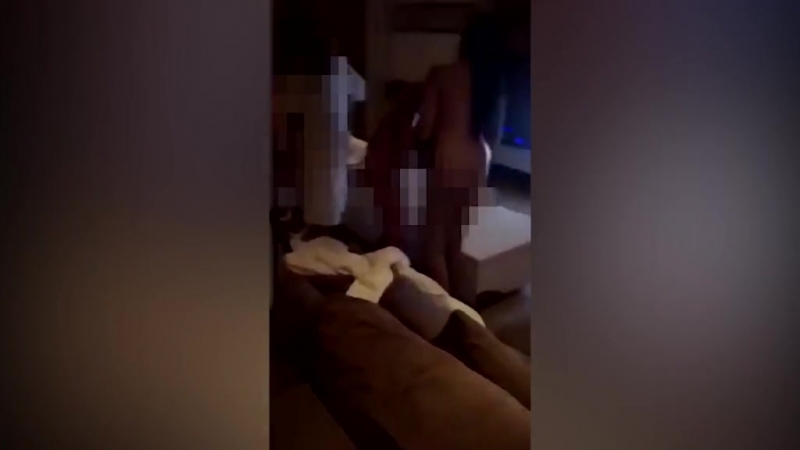 Экипаж пассажирского самолета устроил секс вечеринку