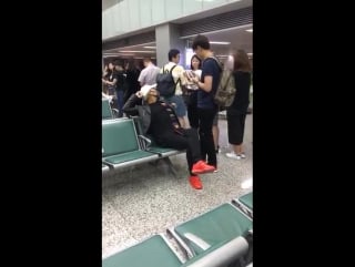[fancam] 170510 guangzhou airport @ ztao