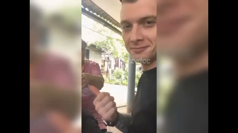 Бандеровец решил доказать своей бабушке, что бандера герой