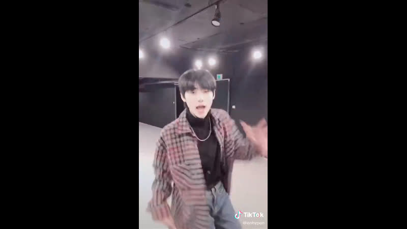 Enhypen jungwon and sunghoon