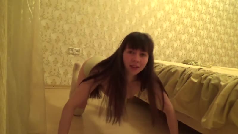 Striptiz v spalne ot loliti