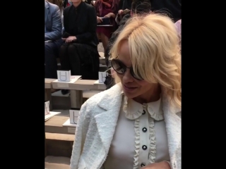 Pamela anderson chanel show as part of the paris fashion week womenswear spring/summer 2019 on october 2, 2018 paris