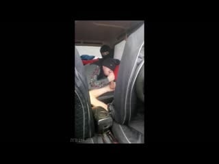 Лгв 21+ русский парень в маске дает в рот в машине за городом(1)