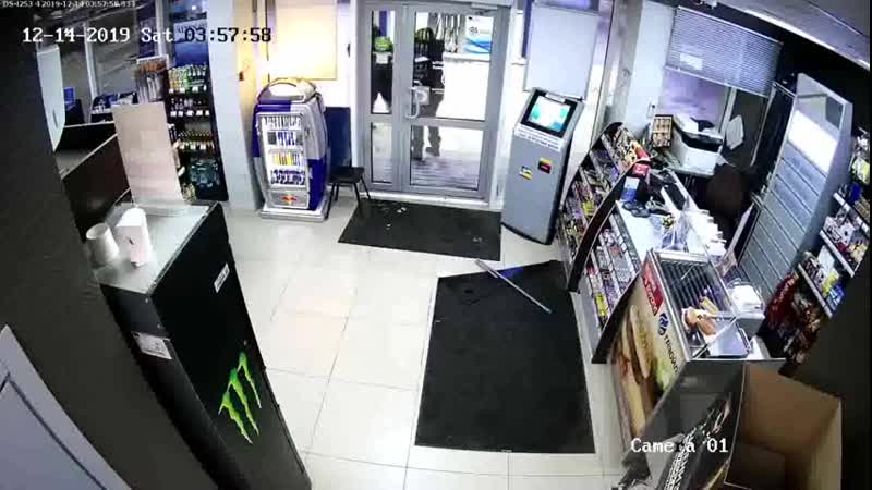 Перцовый баллончик против швабры противостояние на азс