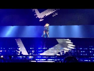 Lady gaga scheisse (live @ joanne world tour, эдмонтон, 3 августа 2017)