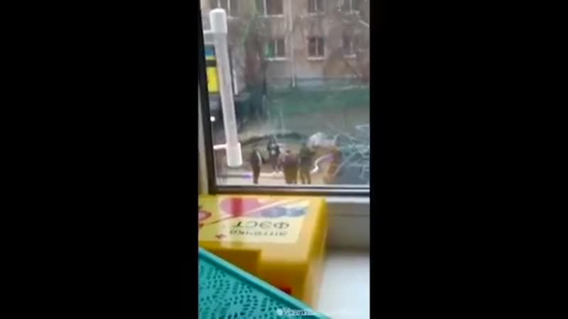 Жилого porn video – Как депутат пострелял из автомата во дворе жилого дома