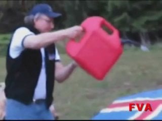 Ебанько с канистрой