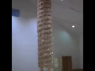 Toppling dominoes mp4