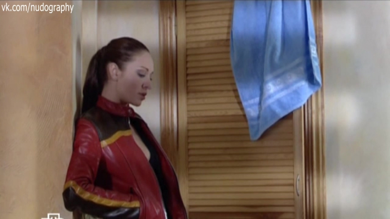 Серафима низовская в фильме "подводные камни" (2010, антон азаров)