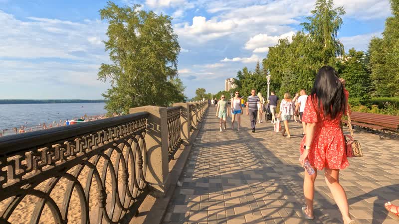 Самые красивые девушки на самой красивой набережной в самаре