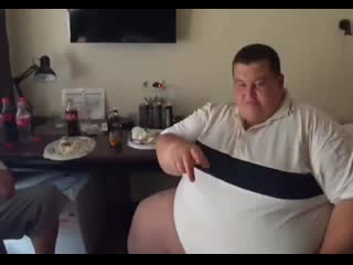 Гриша сломал тумбу лол