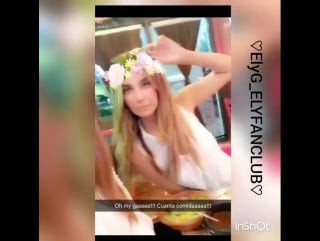 @elygutierrez19 preciosa nuestra reina cenando comida mexicana con su amiga caro !!! snapchat ↪ gutierrezely ↩ ❤👑❤😋😍😙👏👏👏👏