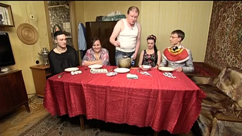 Алкоголик должанский на званом ужине