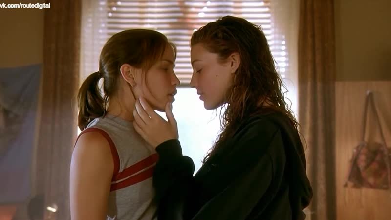 Piper perabo, jessica paré (pare) nude lost and delirious (ca 2001) 720p watch / джессика паре, пайпер перабо вас не догонят